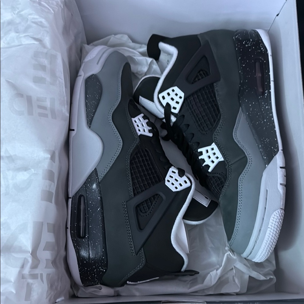 Jordan 4 Size 9.5 “Fear”